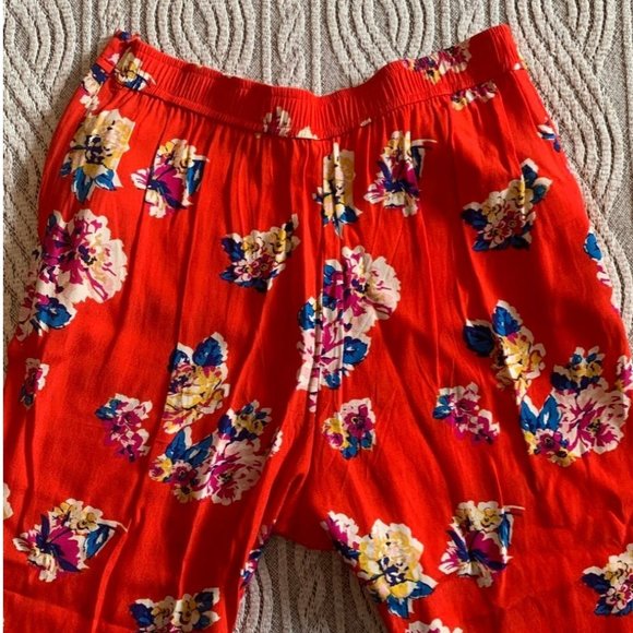 Multicolor Floral Cropped Ankle Pants Size Medium - Picture 8 of 10